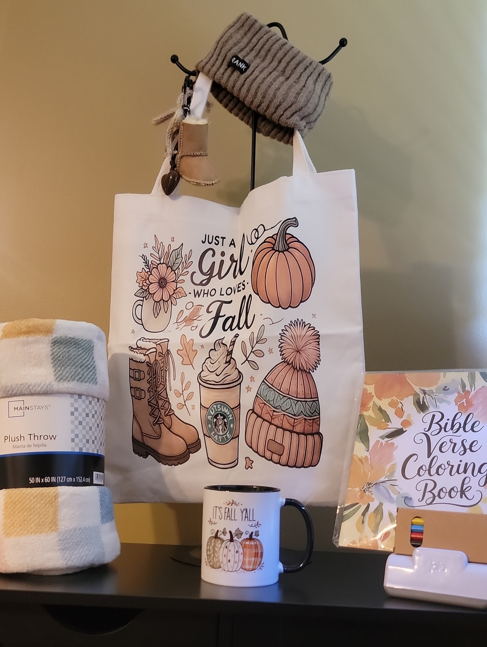 Giftable Totes  Fall Tote Bag with Pumpkin and Cozy Motif Collection Gift Set